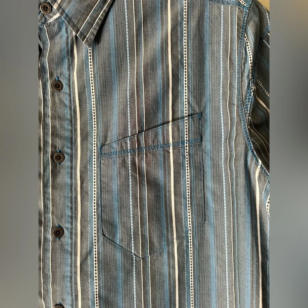 Kuhl Suncel Blue Striped Button Down Cotton Blend Shirt Mens Medium Short Sleeve
